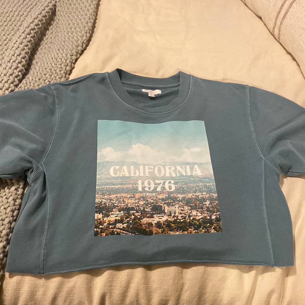 Comfy California cropped crew neck!